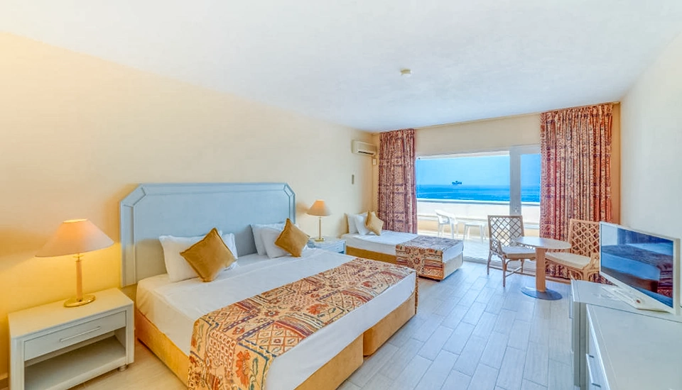 هتل گرند بلو اسکای اینترنشنال کوش آداسی